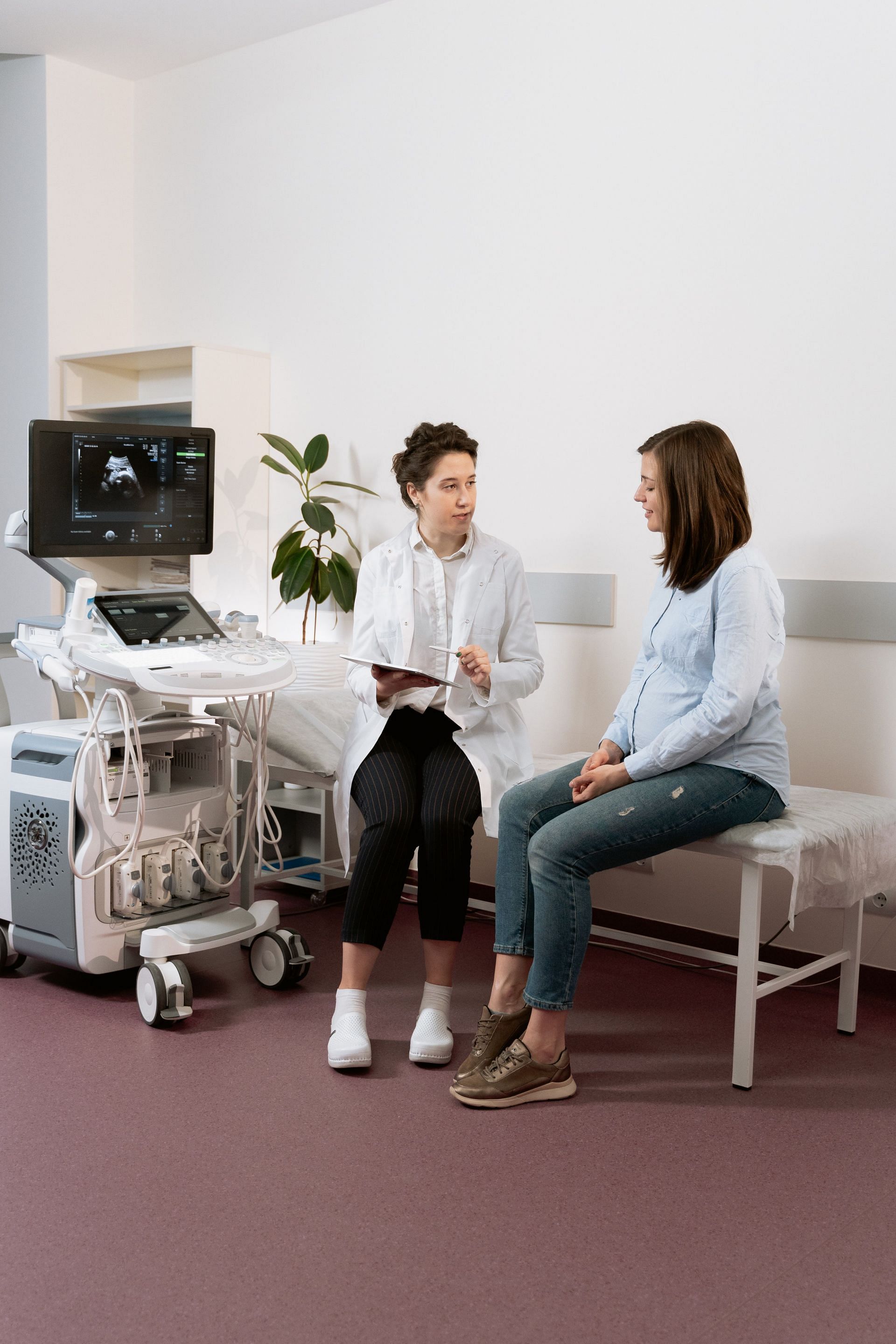 Prenatal Visit (Image via Pexels)